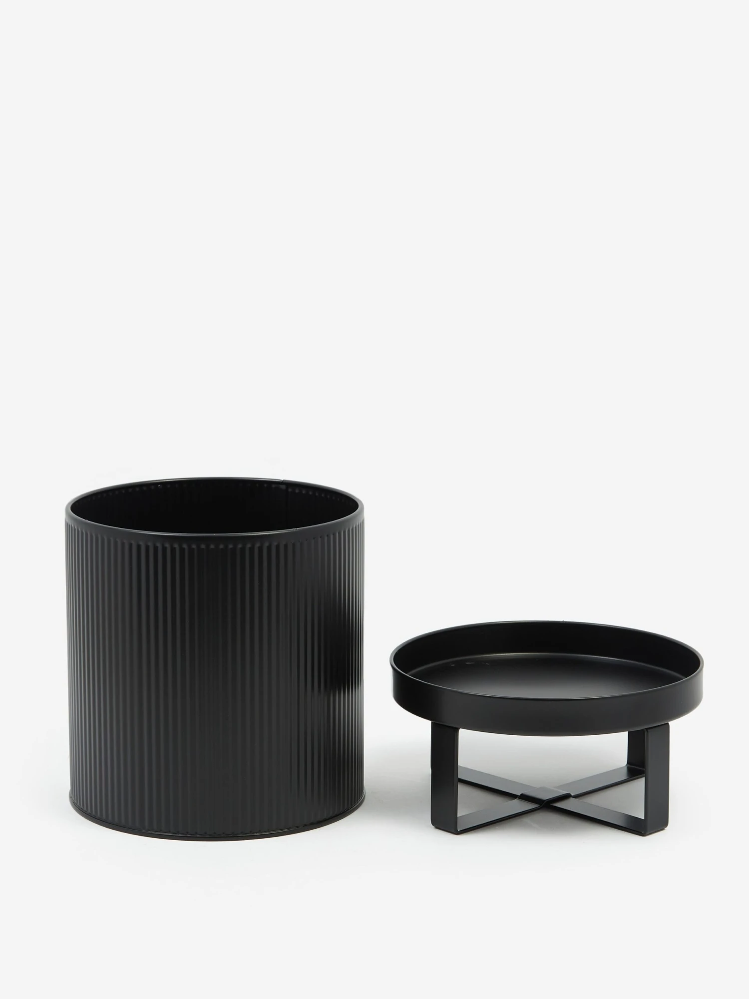 Ferm LIVING Bau Plant Pot - Small - Black 4 Ferm LIVING Bau Plant Pot - Small - Black - Image 2