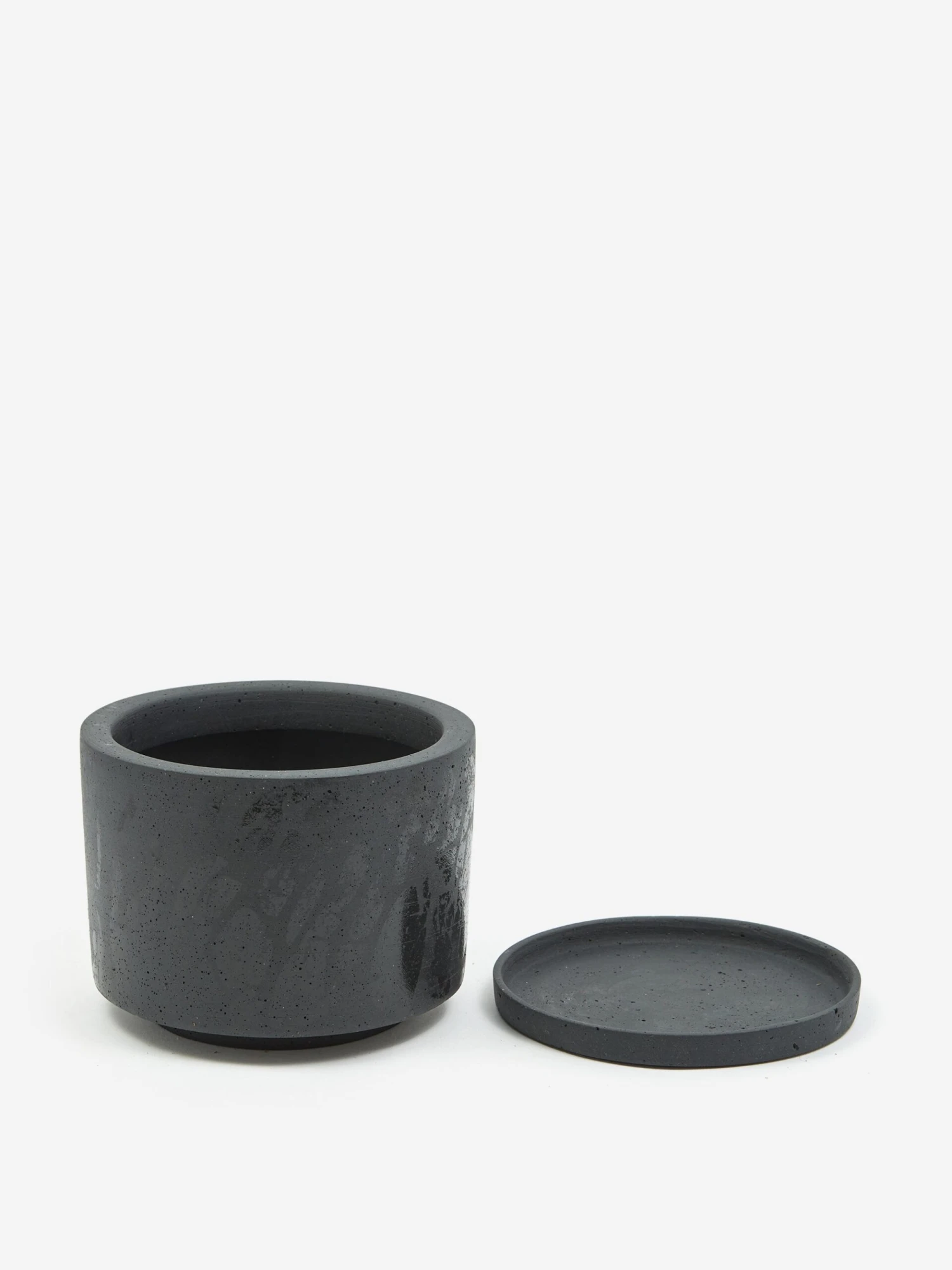 HAY Plant Pot With Saucer - Large - Black 4 HAY Plant Pot With Saucer - Large - Black - Image 2
