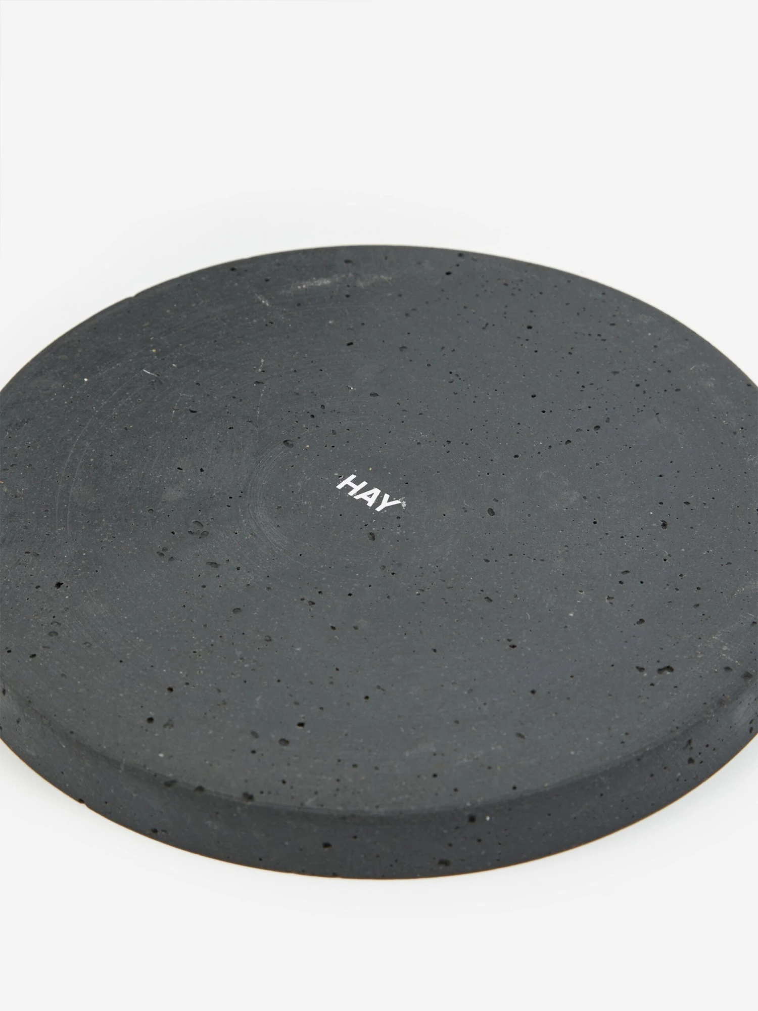 HAY Plant Pot With Saucer - Large - Black 5 HAY Plant Pot With Saucer - Large - Black - Image 3