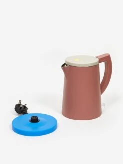 HAY Sowden Kettle - Brown -Quality Home Furnishings Store HAY SOWDEN KETTLE BROWN SS22 GOODHOOD 155938 bdaf24e7 950d 432a 969e c1ddec04151b