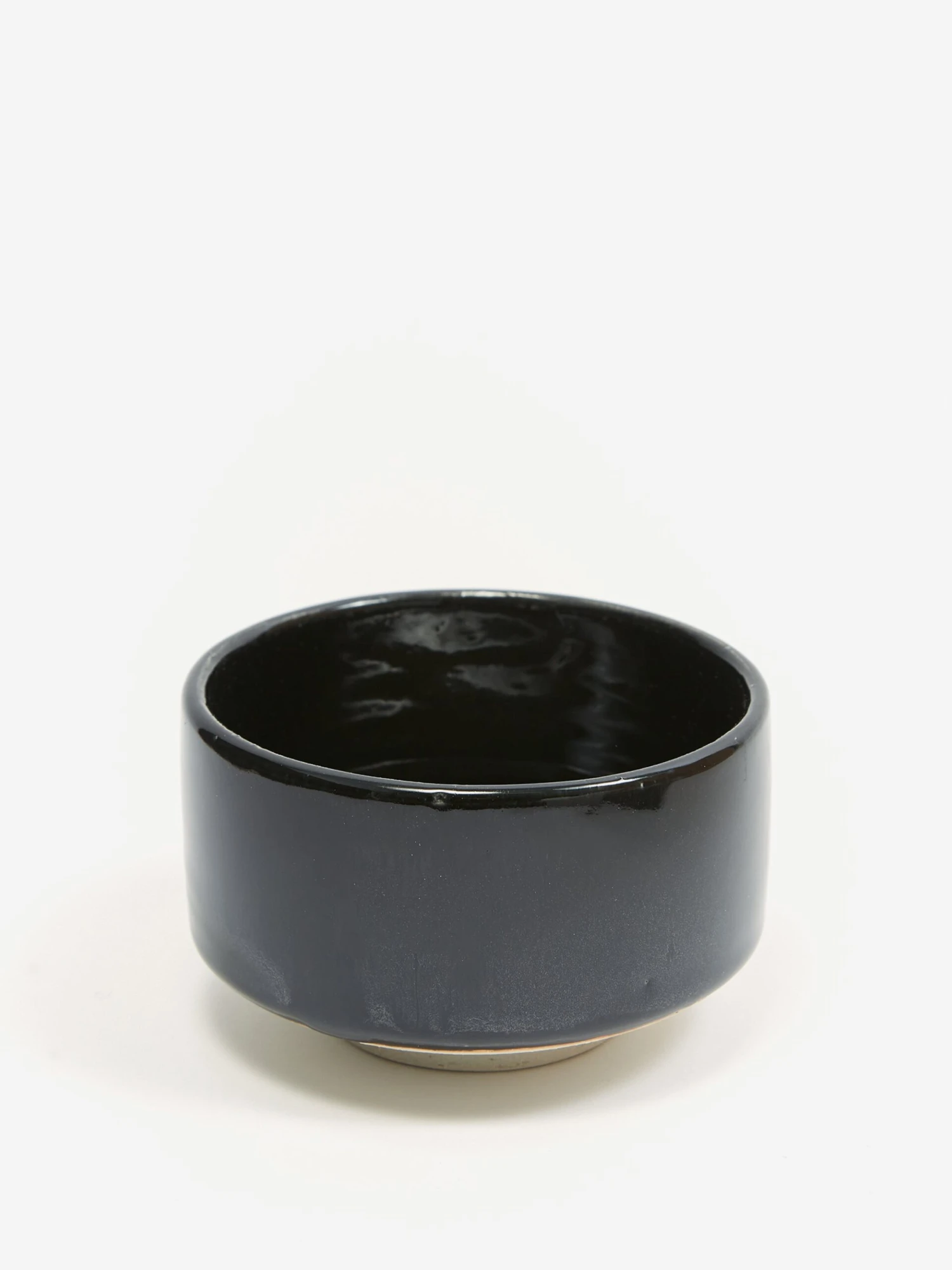 HEÜGE Mino-ware Matcha Bowl Setoguro - Black 3 HEÜGE Mino-ware Matcha Bowl Setoguro - Black