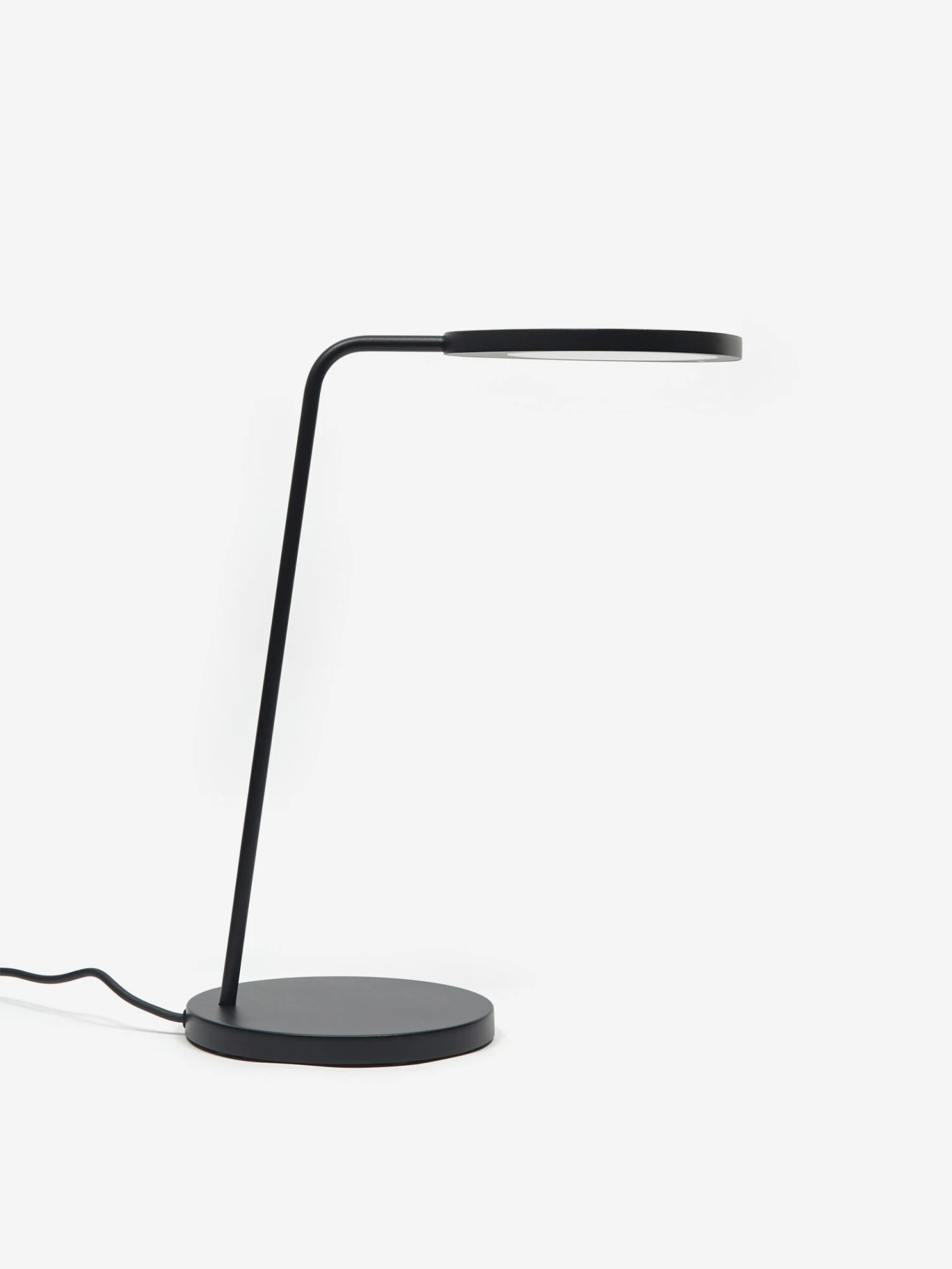 Muuto Leaf Table Lamp - Black 8 Muuto Leaf Table Lamp - Black - Image 6