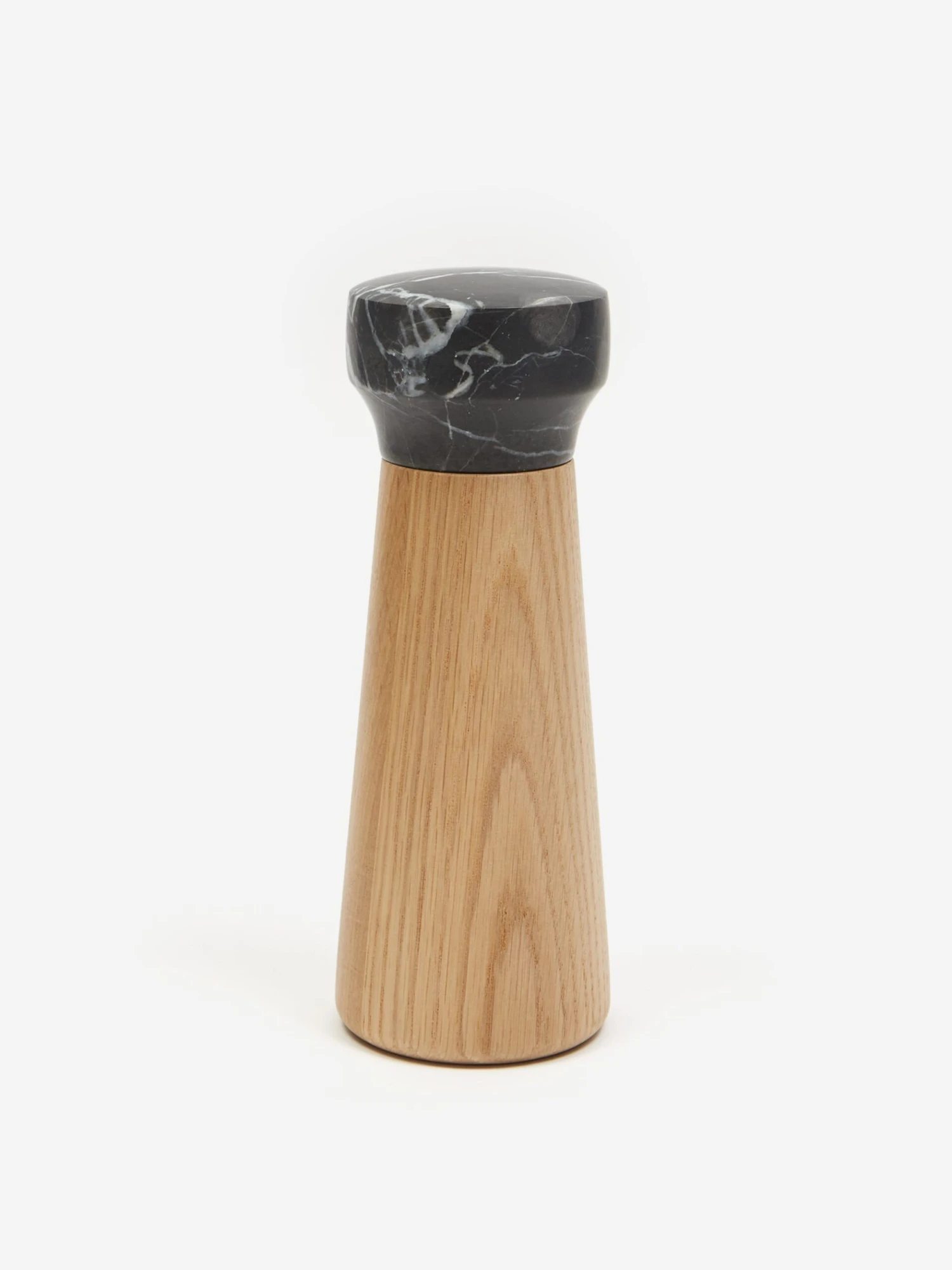 Normann Copenhagen Craft Pepper Mill Small - Oak/Black 3 Normann Copenhagen Craft Pepper Mill Small - Oak/Black