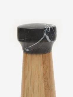 Normann Copenhagen Craft Pepper Mill Small - Oak/Black 8 Normann Copenhagen Craft Pepper Mill Small - Oak/Black -Quality Home Furnishings Store NORMANN COPENHAGEN CRAFT PEPPER MILL SMALL OAKBLACK AW23 GOODHOOD 3