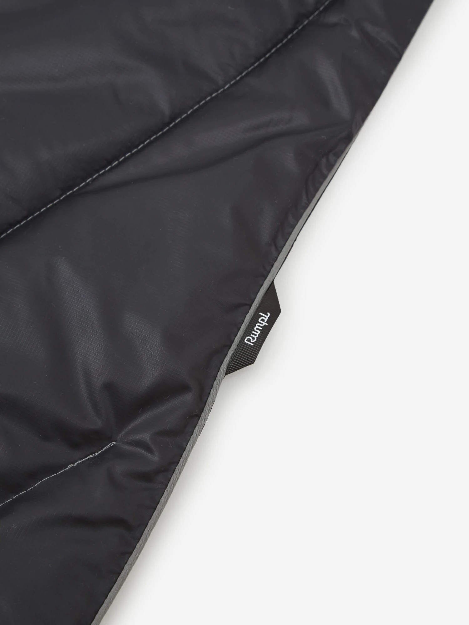 RUMPL The Original Puffy Blanket - Black 6 RUMPL The Original Puffy Blanket - Black - Image 4