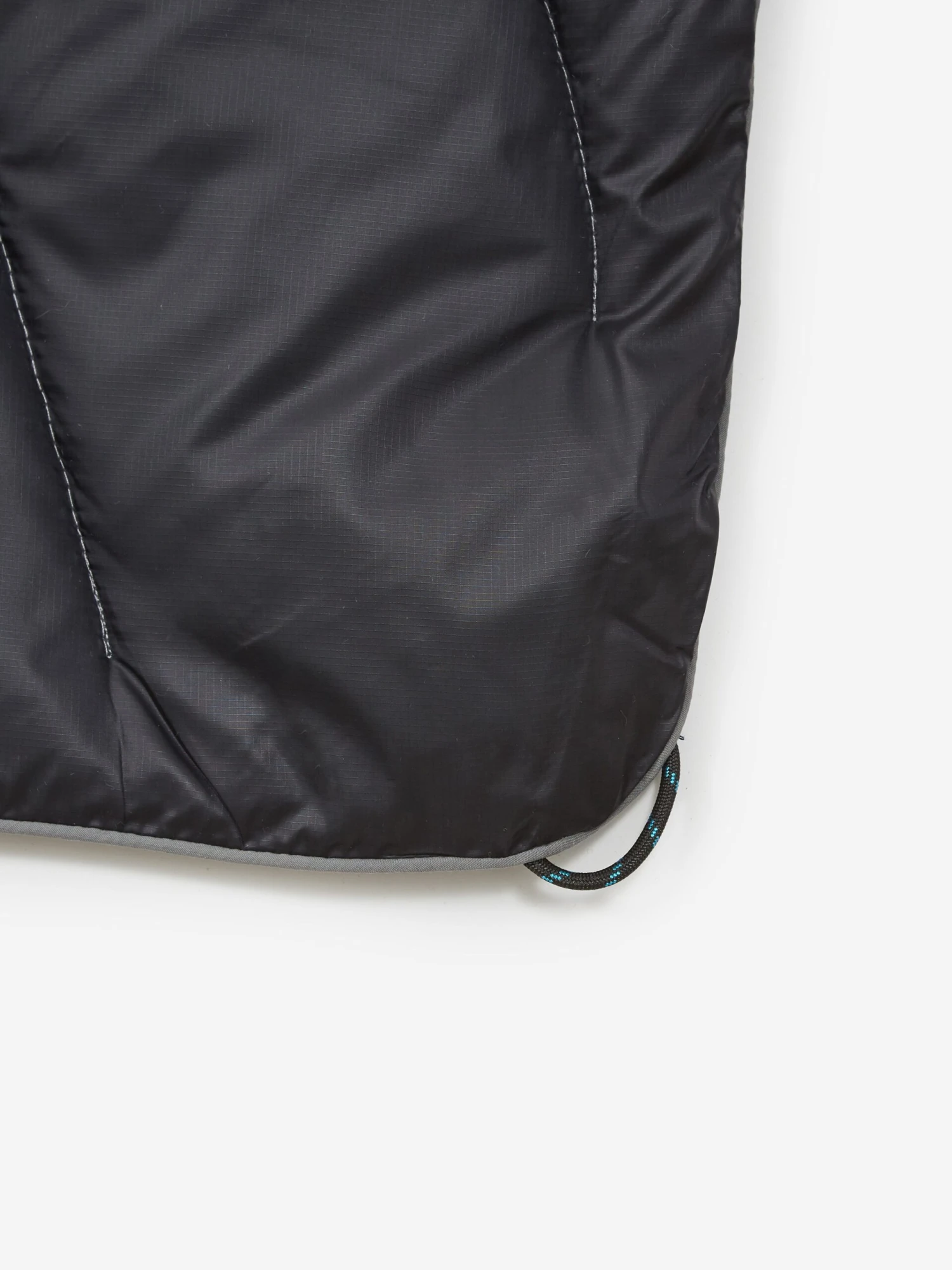 RUMPL The Original Puffy Blanket - Black 5 RUMPL The Original Puffy Blanket - Black - Image 3