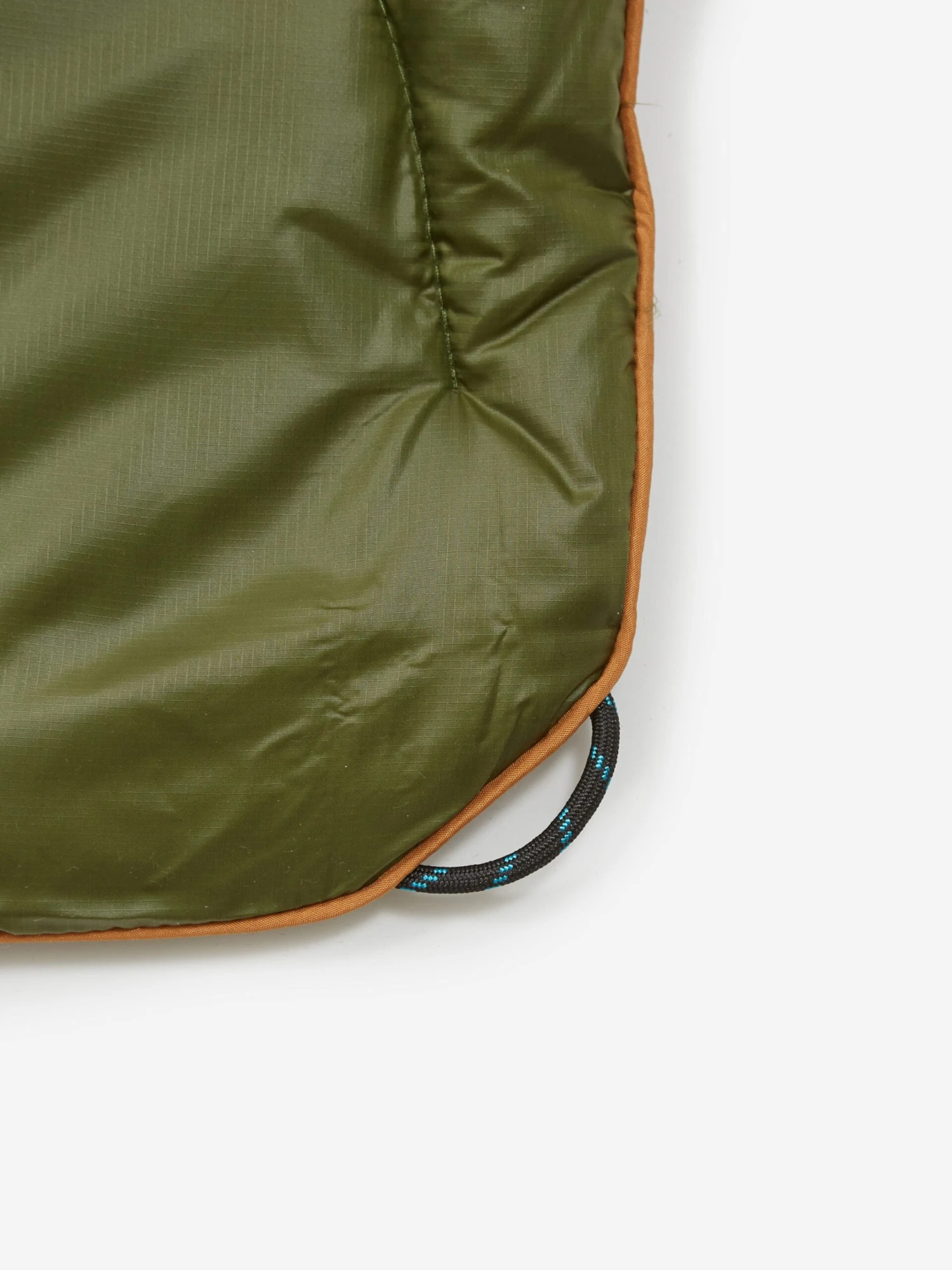 RUMPL The Original Puffy Blanket - Cypress 5 RUMPL The Original Puffy Blanket - Cypress - Image 3