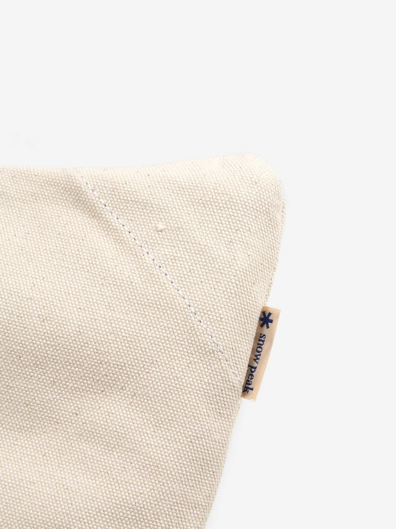 Snow Peak TAKE! Long Folding Chair - White 6 Snow Peak TAKE! Long Folding Chair - White - Image 4