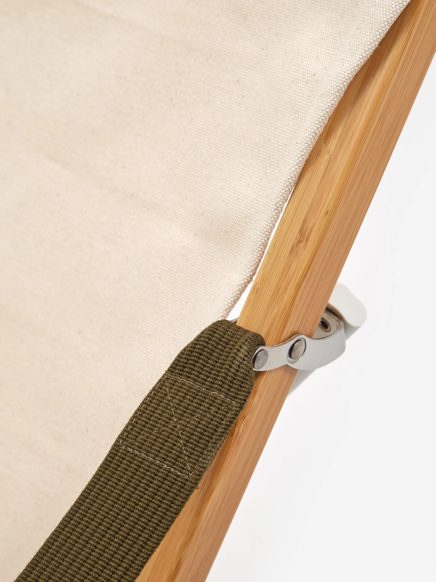 Snow Peak TAKE! Long Folding Chair - White 7 Snow Peak TAKE! Long Folding Chair - White - Image 5