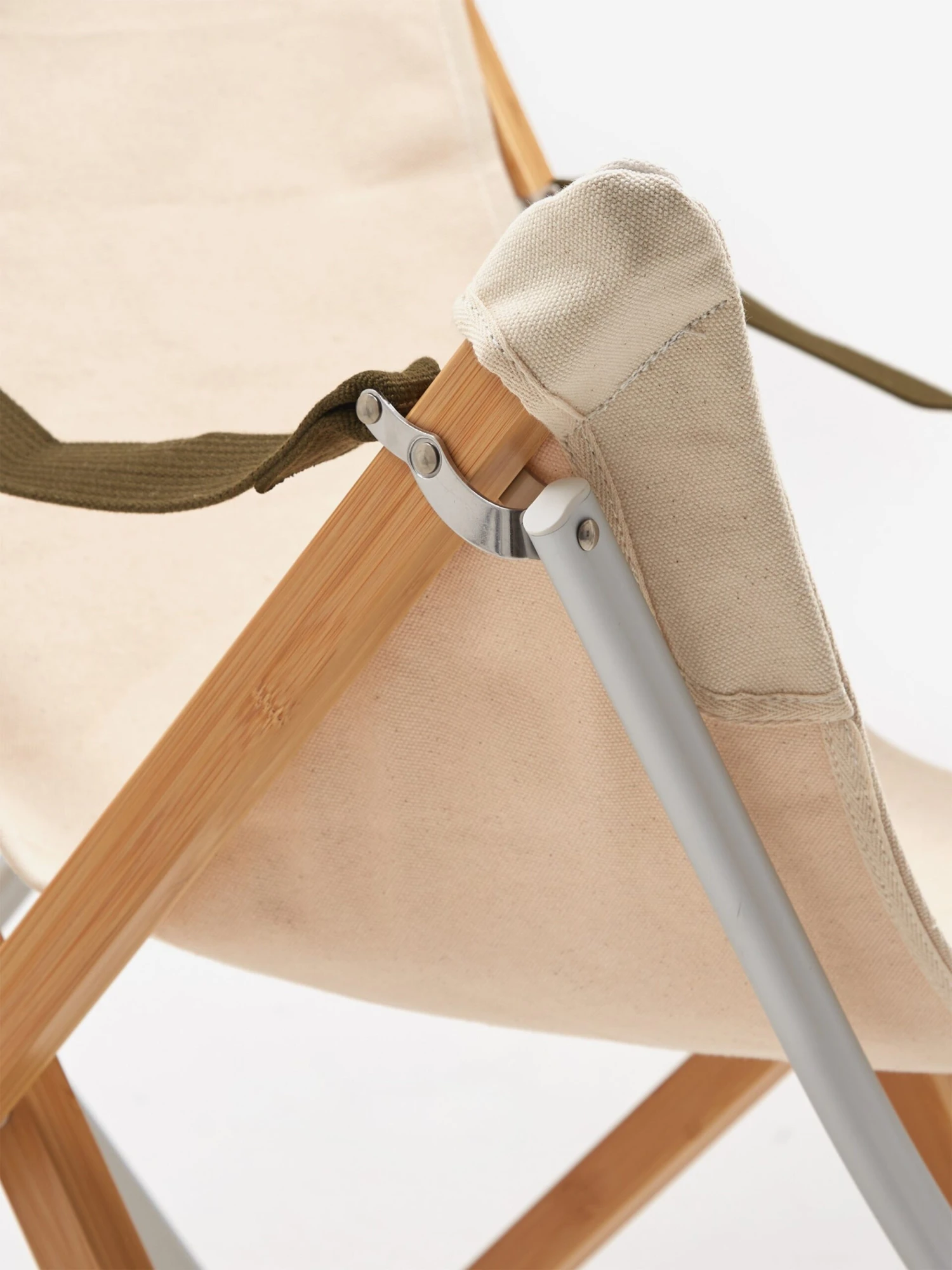 Snow Peak TAKE! Long Folding Chair - White 9 Snow Peak TAKE! Long Folding Chair - White - Image 7