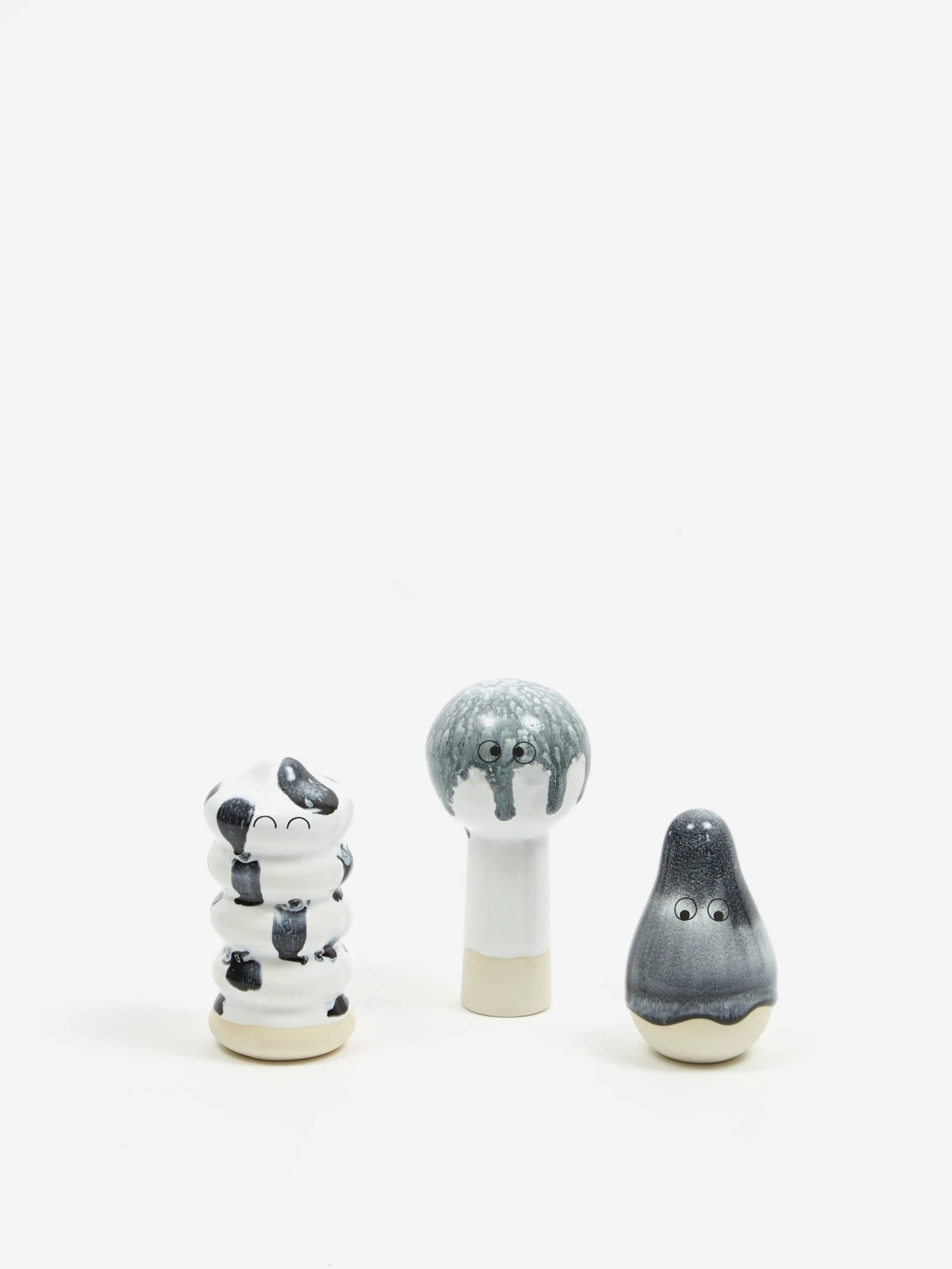 Studio Arhoj Familia - Monochrome 4 Studio Arhoj Familia - Monochrome - Image 2